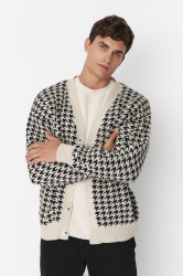 Trendyol béžový pánský oversized V-Neck Crowbarn svetr.