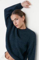 Trendyol Blue Wide Fit Soft Textured Basic Knitwear Sweater