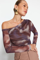 Trendyol Brown Tulle Fitted/Fits the Body Lined Asymmetric Collar Knitted Blouse