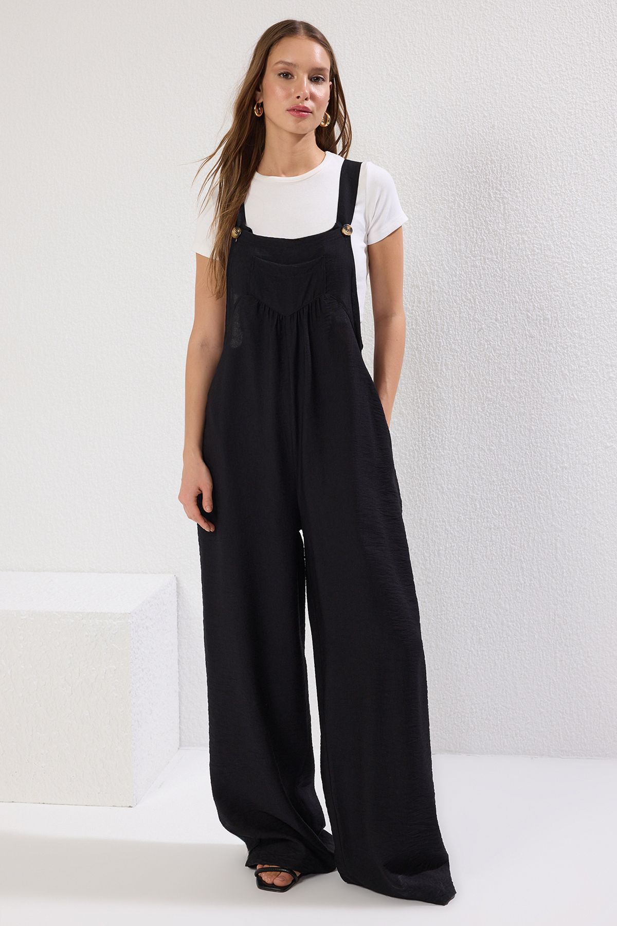 Trendyol černá vesta s lněným vzhledem a širokými nohavicemi tkaný overal