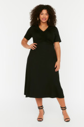 Trendyol Curve Black Skater V-neck Shromáždit detailní pletené šaty