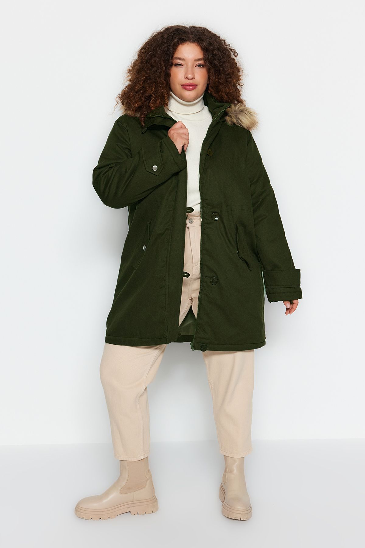 Trendyol Curve Khaki chlupatý kabát s kapucí