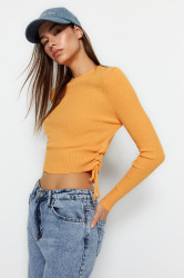 Trendyol Orange Side Nabíraný pletený svetr s detailem