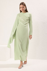 Trendyol světle zelené šaty s šálou na večer