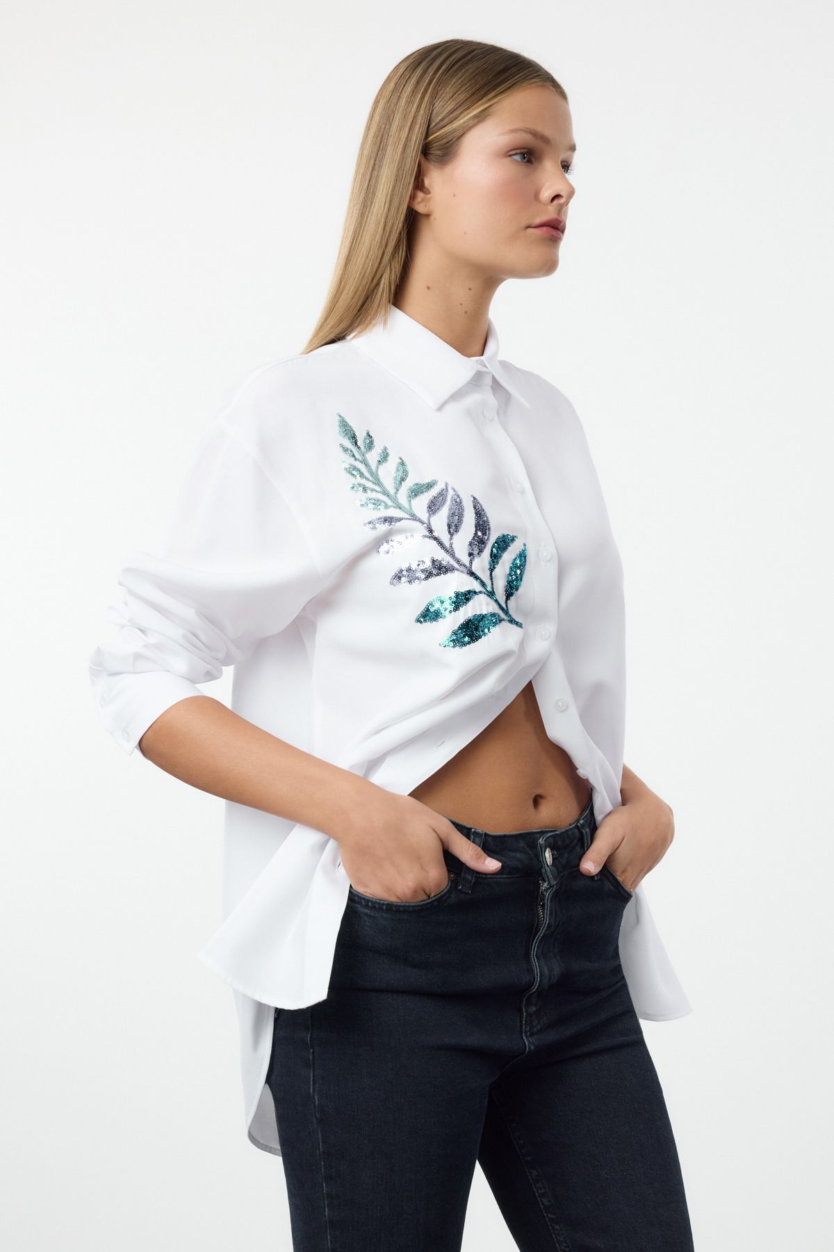 Trendyol White Stone Detail Oversize Wide Pattern Woven Shirt