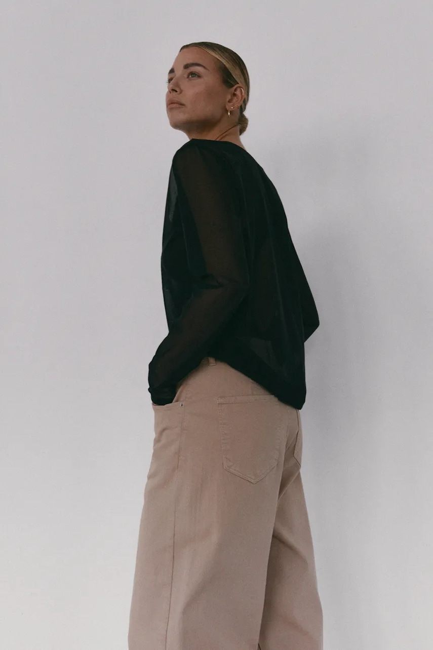 Tričko s dlouhým rukávem MUUV. UKO černá barva