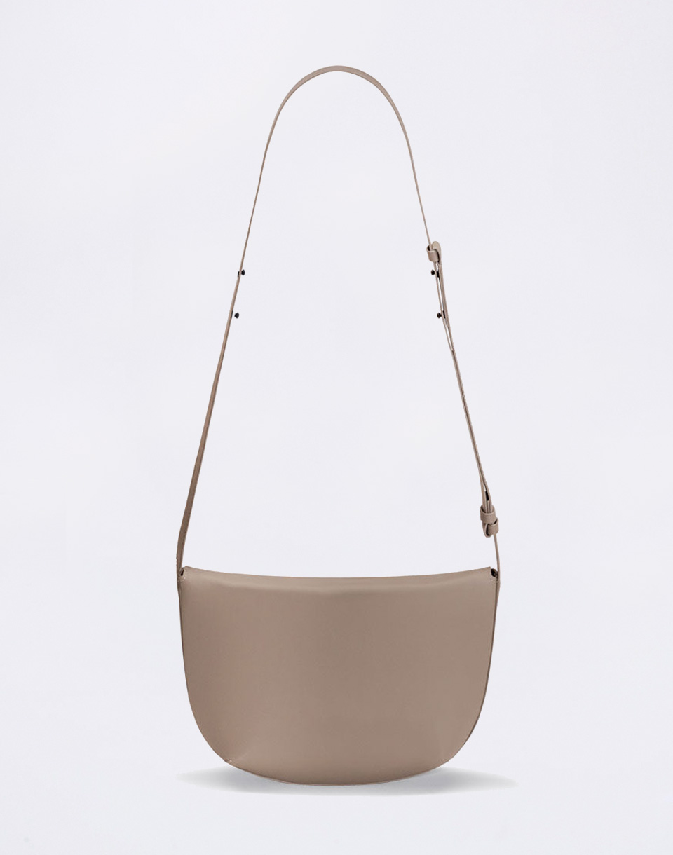 Ucon Acrobatics Sofie Medium Lotus Infinity Dark Sand
