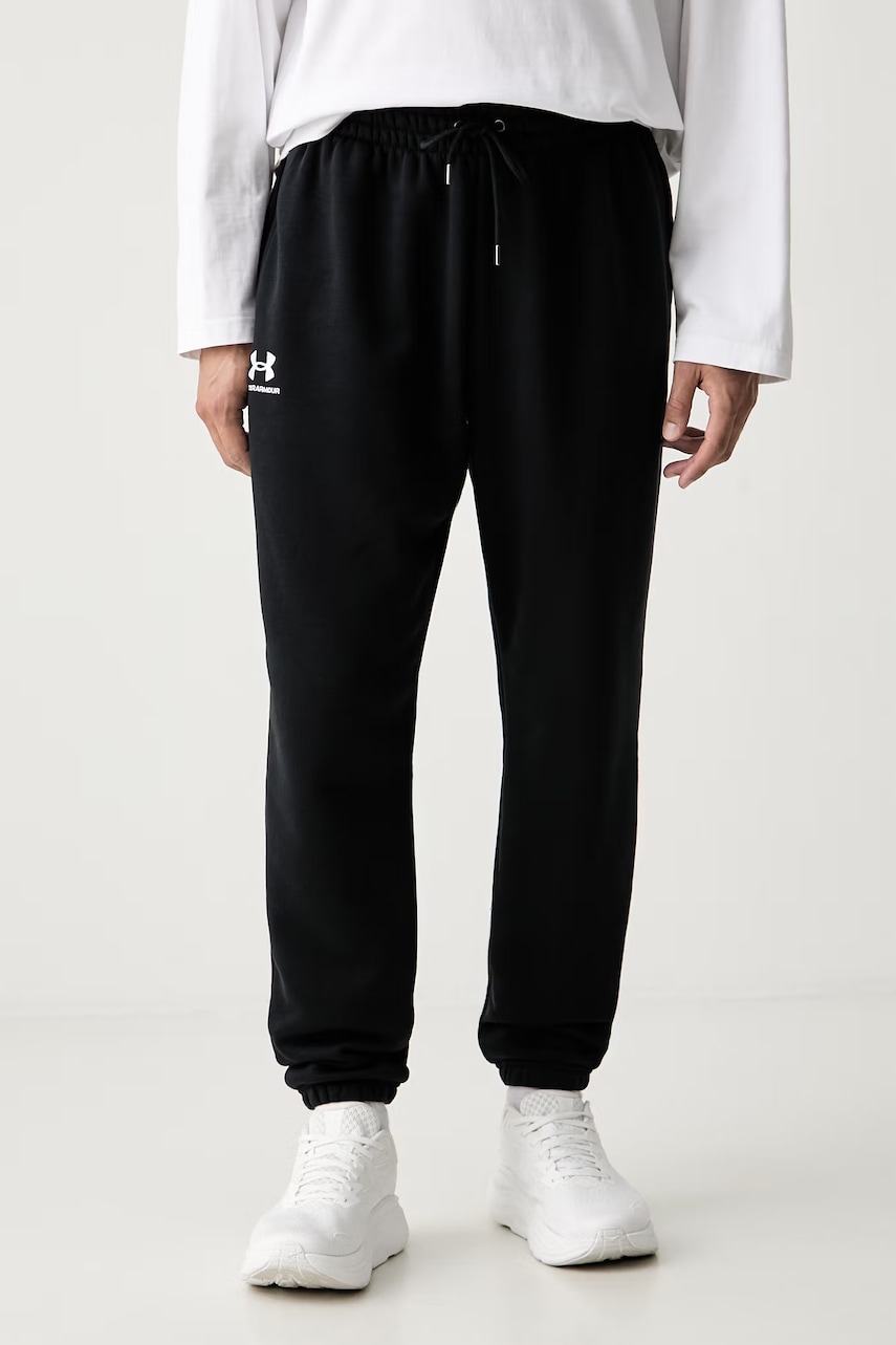Under Armour  tepláky pánské s bavlnou Essential Fleece
